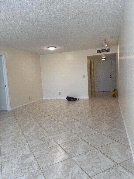 Photo - 6300 NW 2nd Ave Unidad 305