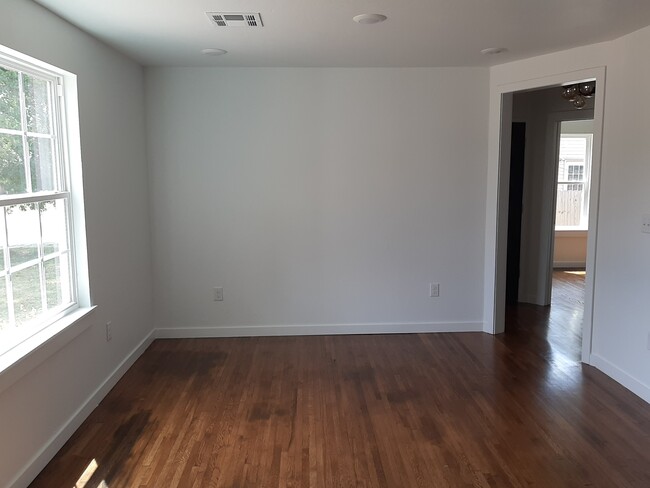 Photo - 322 S Arrington Dr