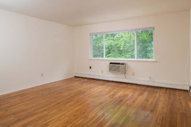 Photo - Brookfield Gardens Apartments