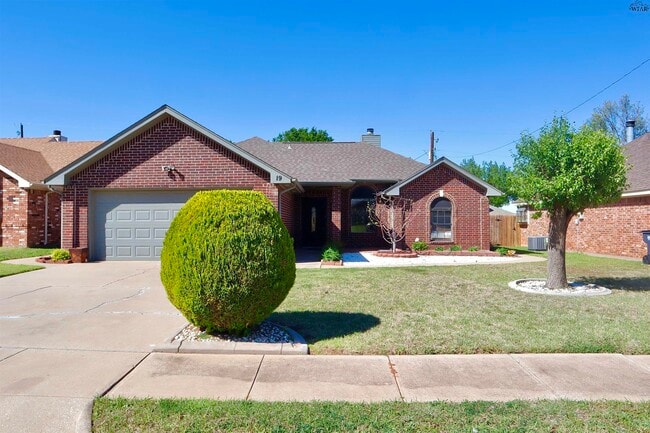 Building Photo - 19 Pilot Point Dr