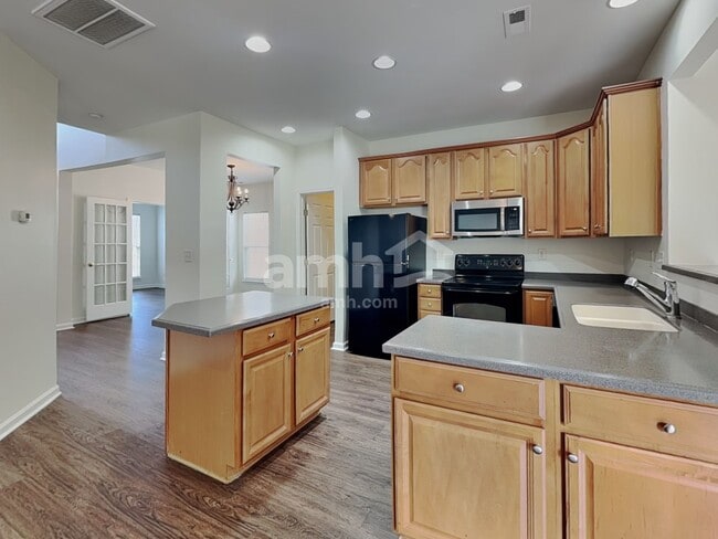 Photo - 1039 Canopy Dr