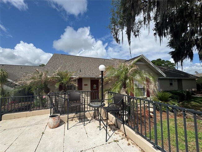 Photo - 1106 Villa Ln