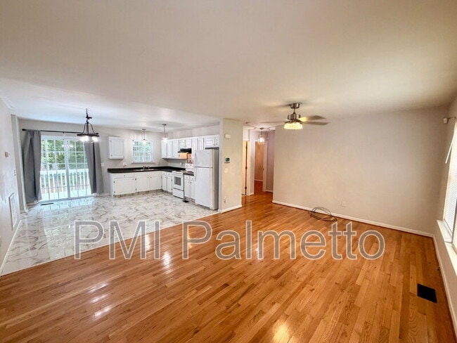 Photo - 152 Chatham Cir