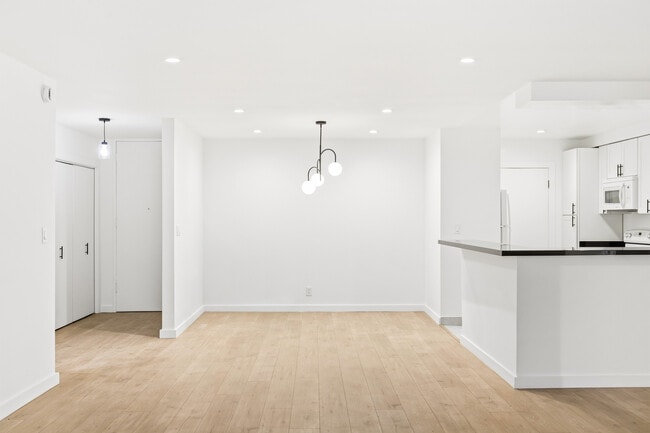 642 N West Knoll Dr. Apartments