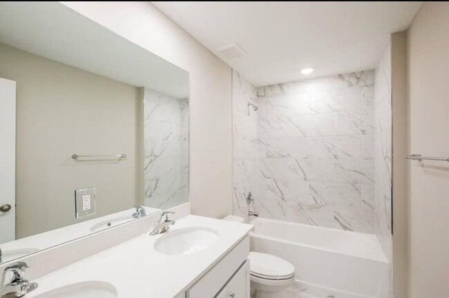 Photo - 1702 SW Airoso Blvd