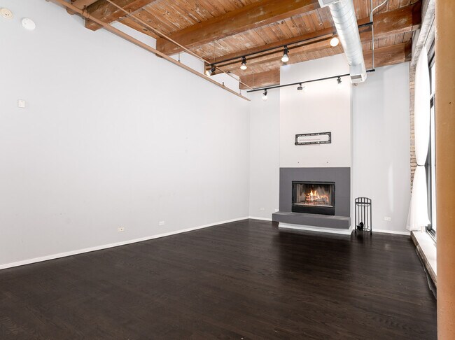 Photo - 2300 W Wabansia Ave Unit 107