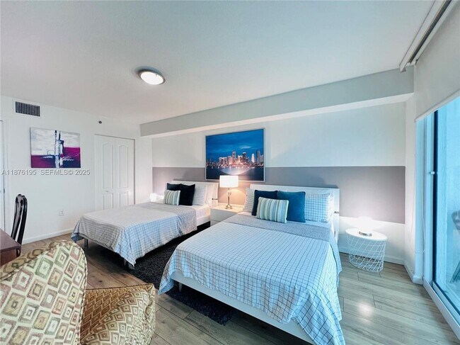 Photo - 1200 Brickell Bay Dr Unit 2809