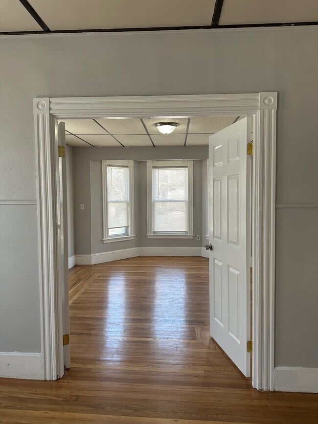 divider door - 14 Witt St Unit apt