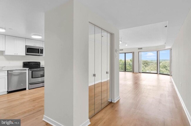 Photo - 1530 Key Blvd Unit 715