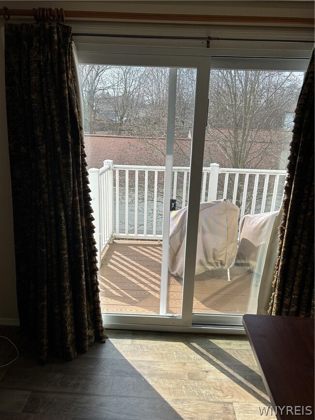 Photo - 307 Cayuga Rd
