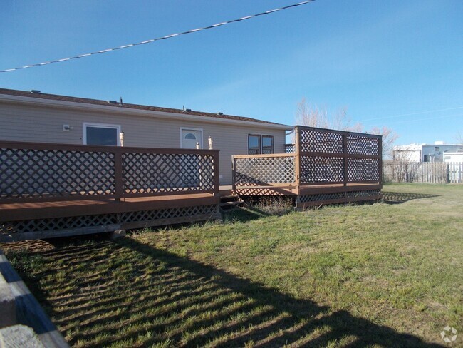 Building Photo - Eastside Rural One Level Rental
