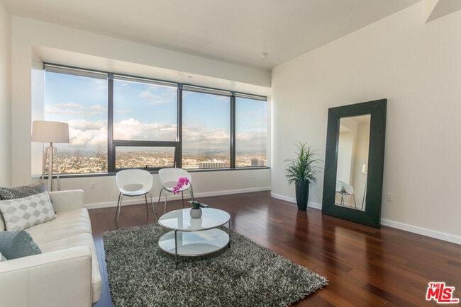 Building Photo - 1100 Wilshire Blvd Unit 3504