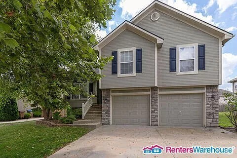 Building Photo - 4 Bed 2.5 Bath For Rent In Raymore! Availa... Rental