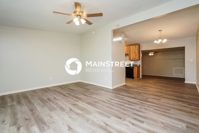 Photo - 3 Bedroom Pet-Friendly Home in CLEARWATER, FL with Main Street Renewal