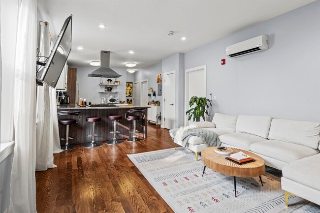 Building Photo - 102 Colgate St Unit 302 Rental