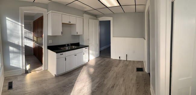 Photo - 131 Caledonia St Unit 1