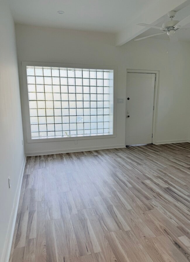 Photo - 3012 Castiglione St