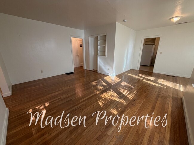 Photo - 432 W 1st Ave
