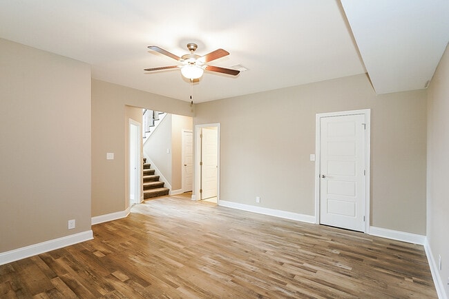 Photo - 394 Dugger Dr