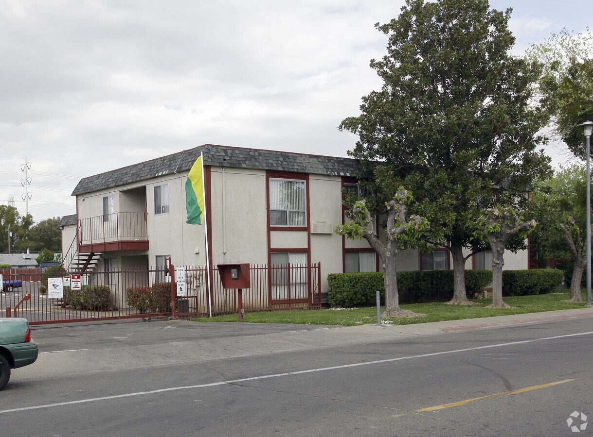 Mulberry Estates - Mulberry Estates