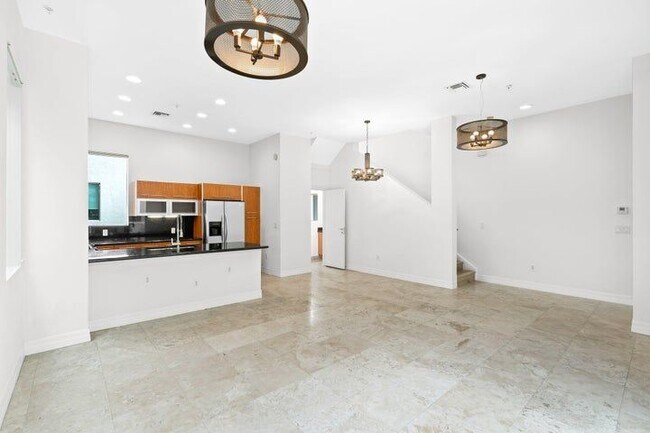 Photo - 775 NE 4th Ave