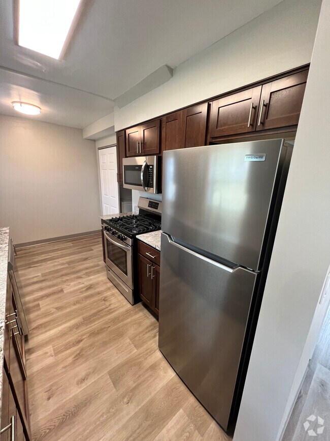 Small but cozy, 1bed unit available in Cr... Rental House Rental in