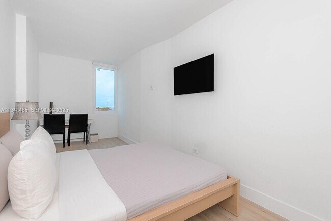 Photo - 2301 Collins Ave Unit 927