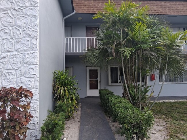 Building Photo - 6289 Lear Dr Unit 105