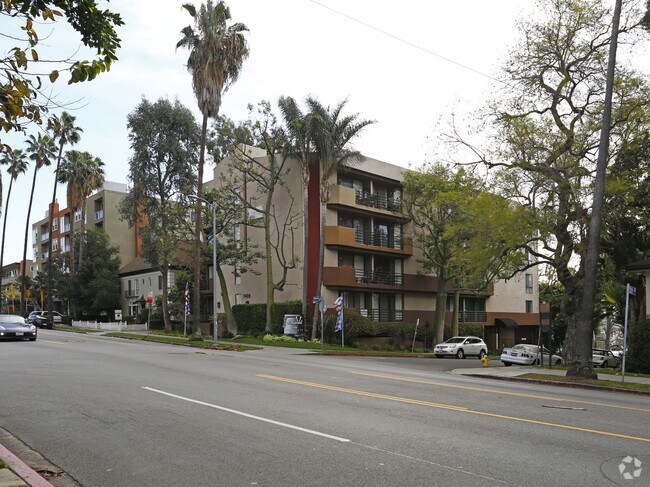 Hollywood Vista