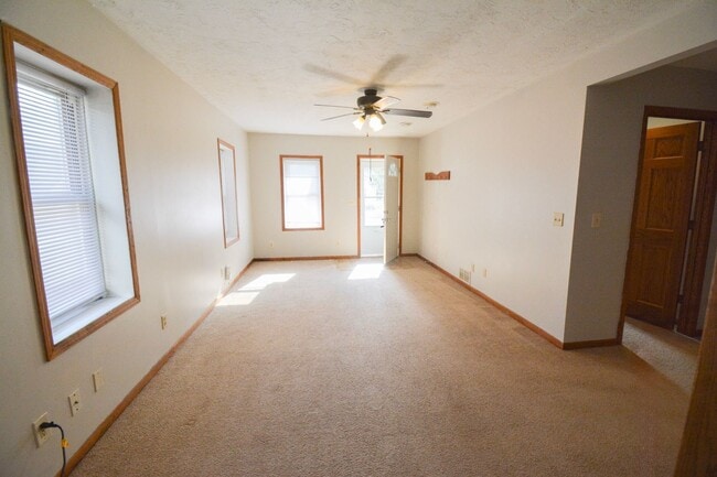 Photo - Cute house, great location, move in and ma...