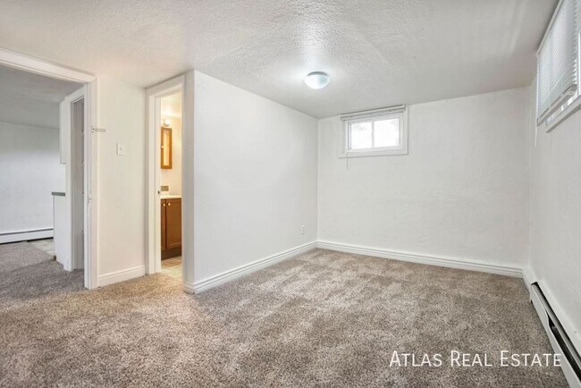 Photo - 1119 E 20th St Unit B