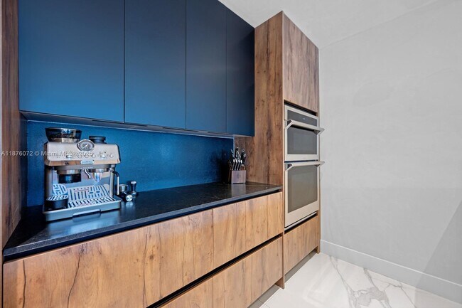 Photo - 3904 NE 167th St Unit 10