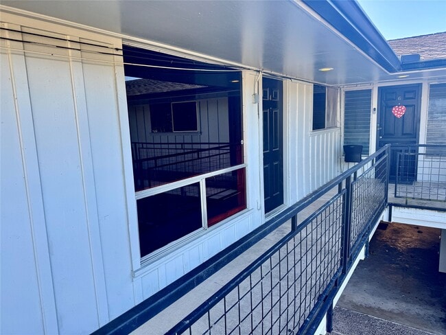 Building Photo - 2201 N Grand Blvd Unit 4