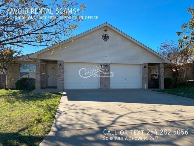 Building Photo - 1608 Yuma Trail Unit A