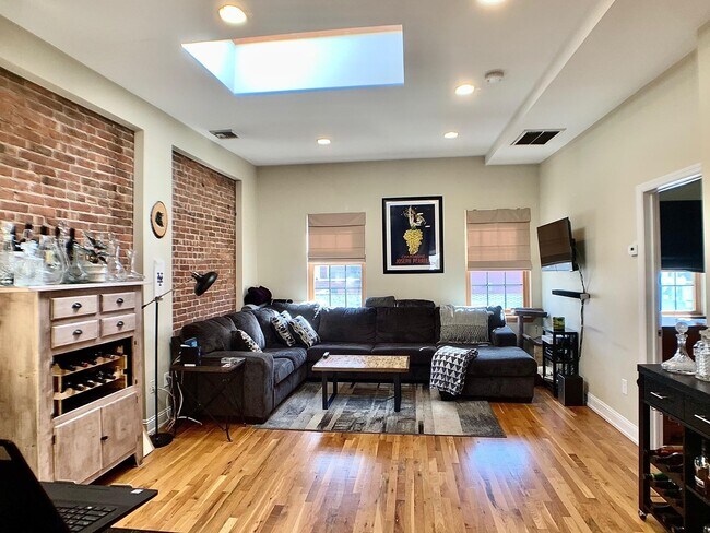 Photo - 304 Washington St Unit 2