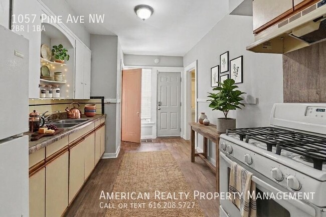 Photo - 1057 Pine Ave NW