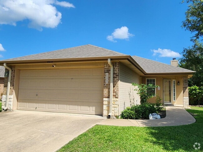 Building Photo - 4633 Stonehaven Dr Rental