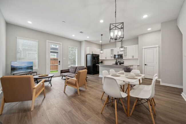 Photo - 8470 Berry Green Ln