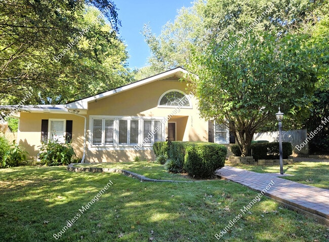 Building Photo - 1376 Normandy Dr NE