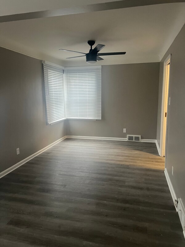 Photo - 8075 Freda St