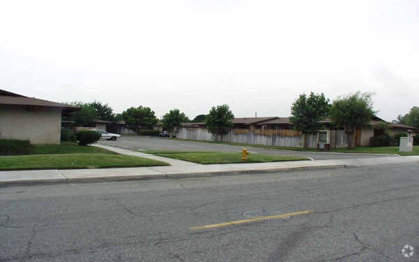 Photo - Acacia Apartments