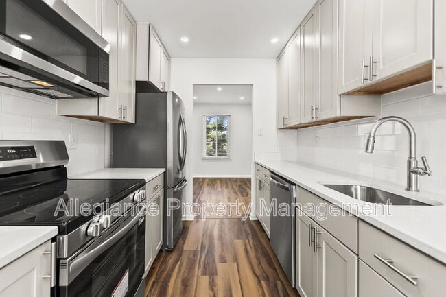 Photo - 8234 Stationhouse Ct