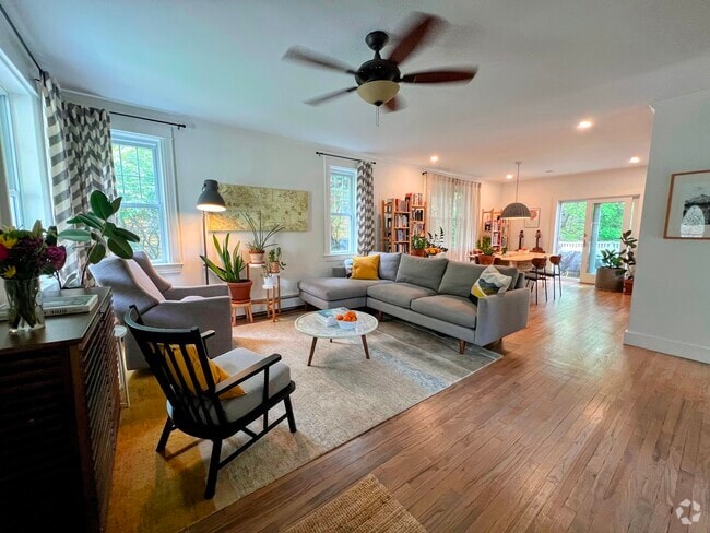 Building Photo - 25 Lyman Pl Rental