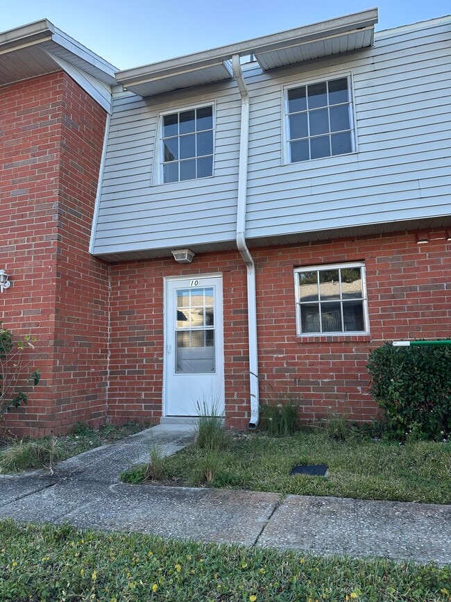 Building Photo - 621 W Indiana Ave