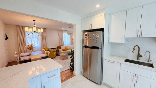 Photo - 10 Troy Dr Unit B