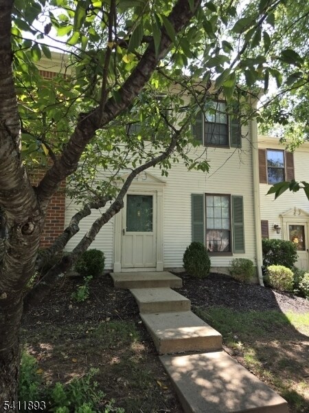 Photo - 27 Woodward Ln