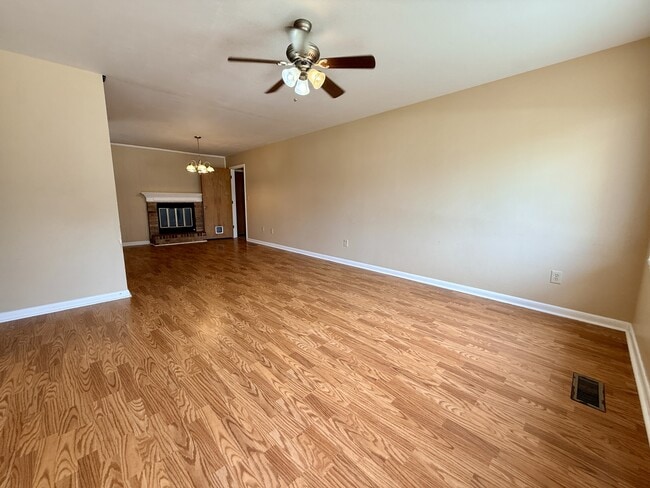 Photo - 105 Oakwood Meadows Dr Unidad A
