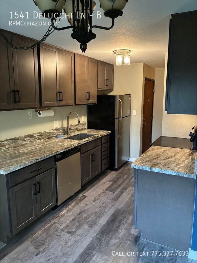 Building Photo - 1541 Delucchi Ln