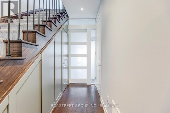 Photo - 227 Huguenot Rd