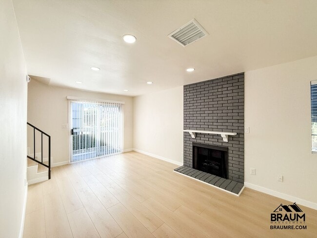 Photo - 11228 Huston St Unit 7